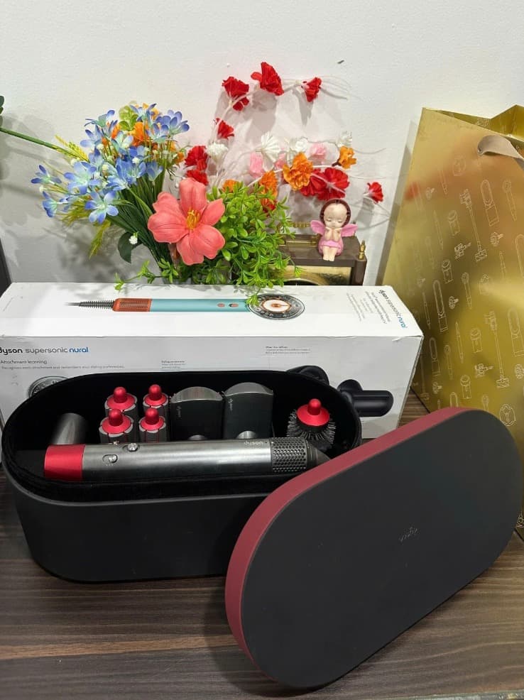 Dyson Airwrap Complete Styler HS01 – 220V, Nickel & Fuchsia, Red - Image 1